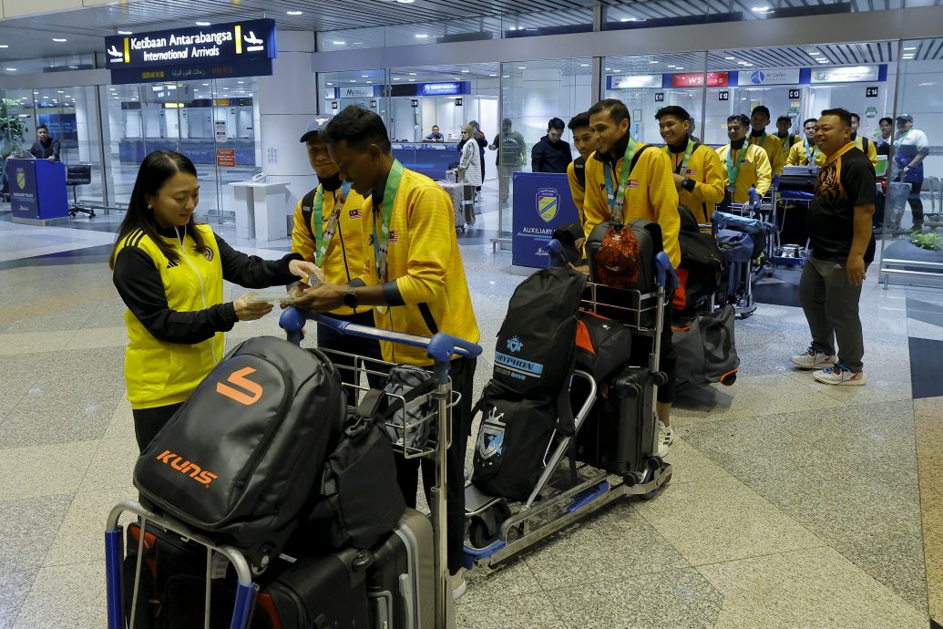 为5人钩球队申请390万拨款 杨巧双:有信心政府会支持