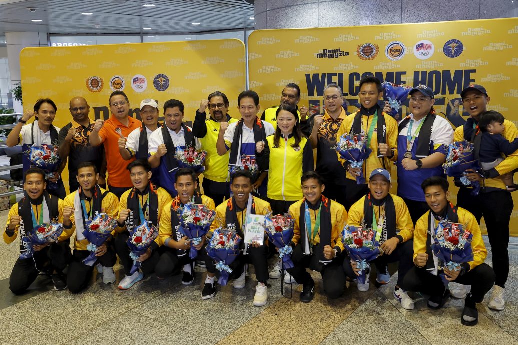 为5人钩球队申请390万拨款 杨巧双:有信心政府会支持