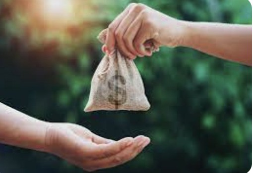 亲戚RM50都不借竟上门追债 女子:“我妈卖地供我读书的”