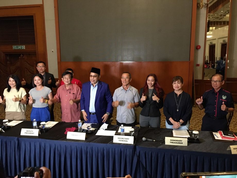 从选手到教练到投身大马泳总  蔡尤晶（龙）腾四海