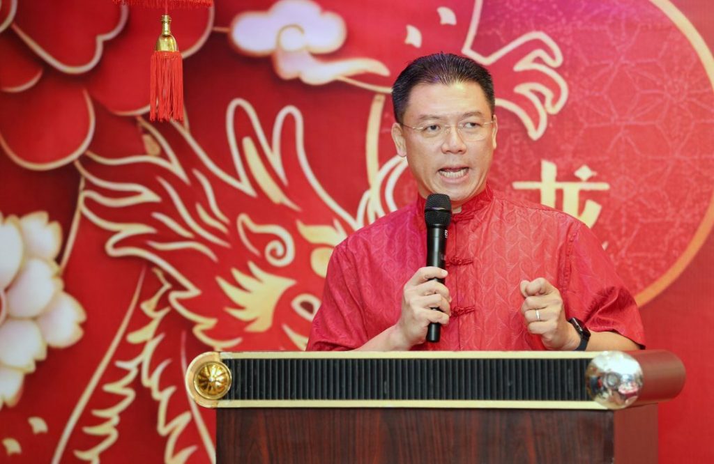 倪可敏:拨500万统一设计体现多元 霹新村皆设LED三语路牌