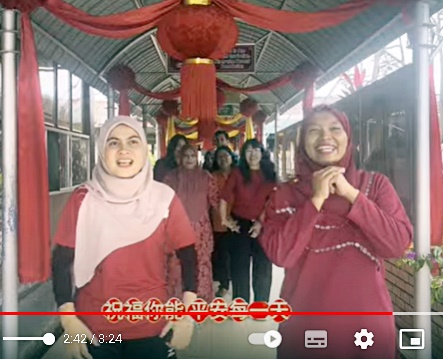 各族老师拍贺年视频 友族秀华语献祝福