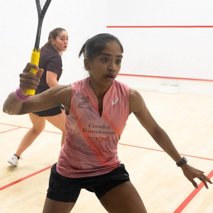 凤城壁球公开赛  茜娃孤军闯16强