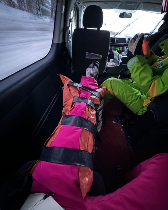 北海道滑雪左脚摔伤 高艺韧带损伤断裂