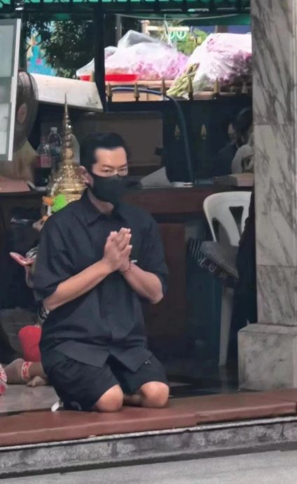 古天乐飞泰国拜四面佛 请8人跳舞送金象还愿