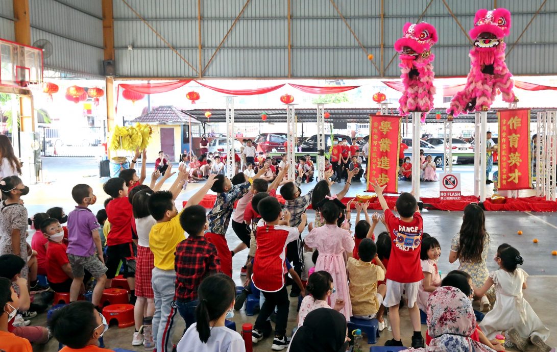 后面版头-大都会/公民华小新春团拜暨挥春比赛／6图