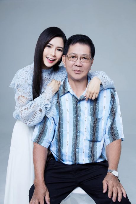 吸入鞭炮烟昏迷8天 锺爸爸走了