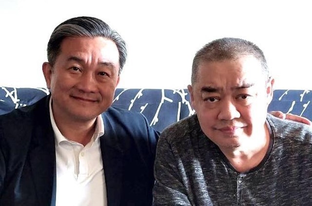 吾尔开希惊传跌落楼梯颅内出血昏迷 救回待复健