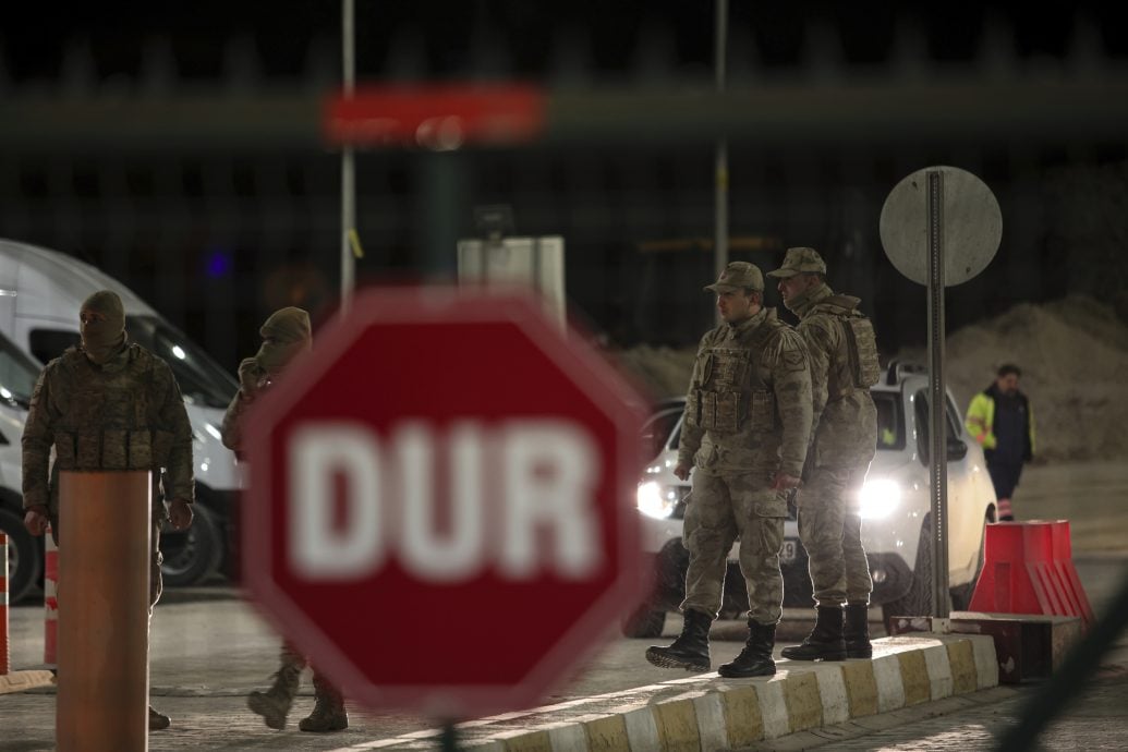 土耳其金矿坍塌至少9人被困 含氰化物恐酿生态灾难