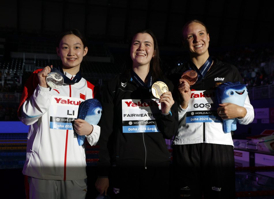 多哈水上运动世锦赛|率中国首夺接力赛冠军 (潘展乐)破百米自泳世猷