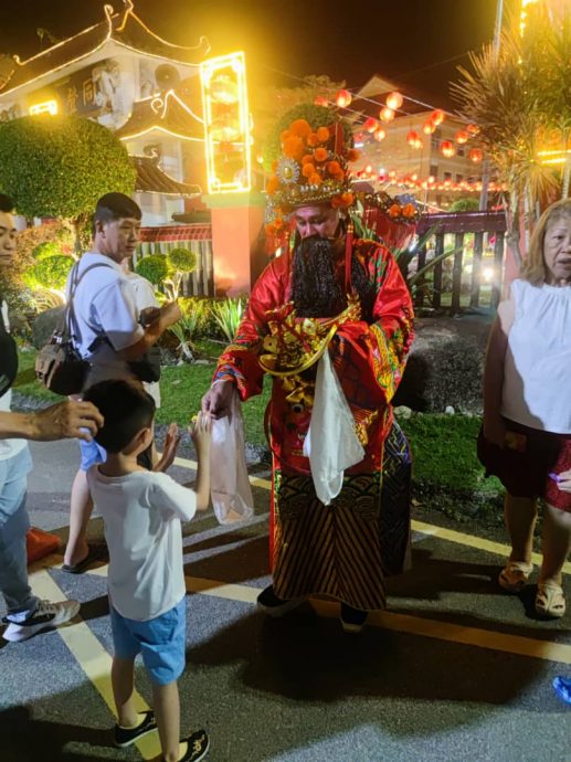 大都会/新春多活动,财神爷好抢手!