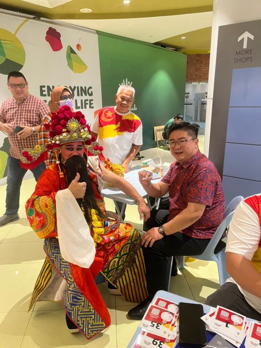 大都会/新春多活动,财神爷好抢手!