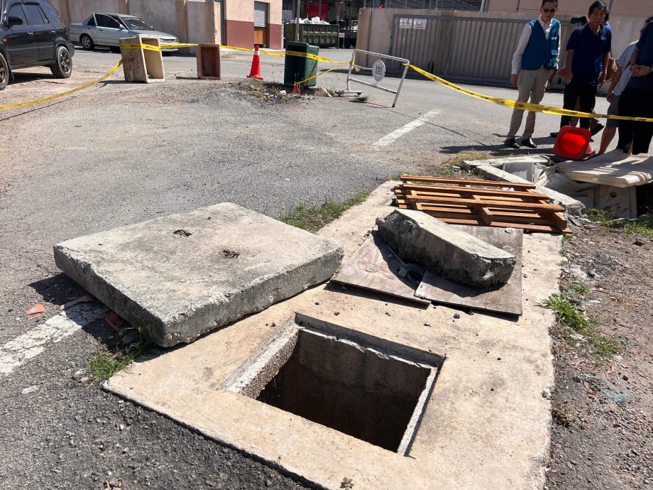 大都会/陈健达巡视中路大巴刹