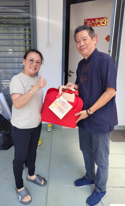 大都会:马华先迈一步,不分敌我送礼贺年/3图