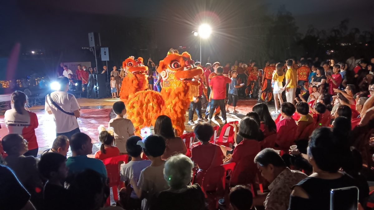 大都会／锡米山湖景公园月色如水，2000人次陶醉“柑敢来”元宵氛围／5图