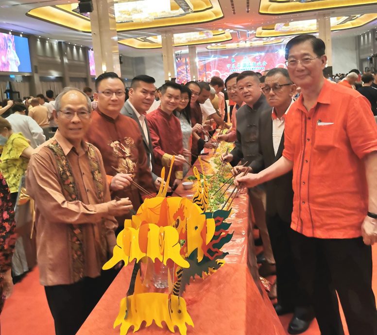 大都会：《筹募巴生区发展华小工委会活动基金》晚宴