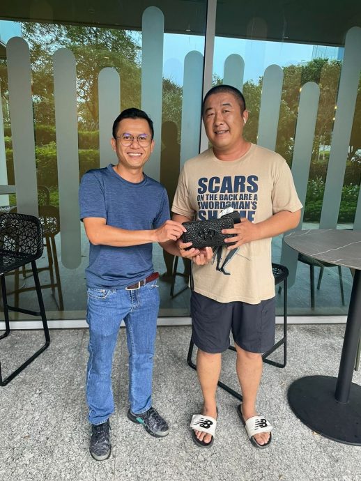 大马男子在新国拾金不昧 脸书找钱包失主