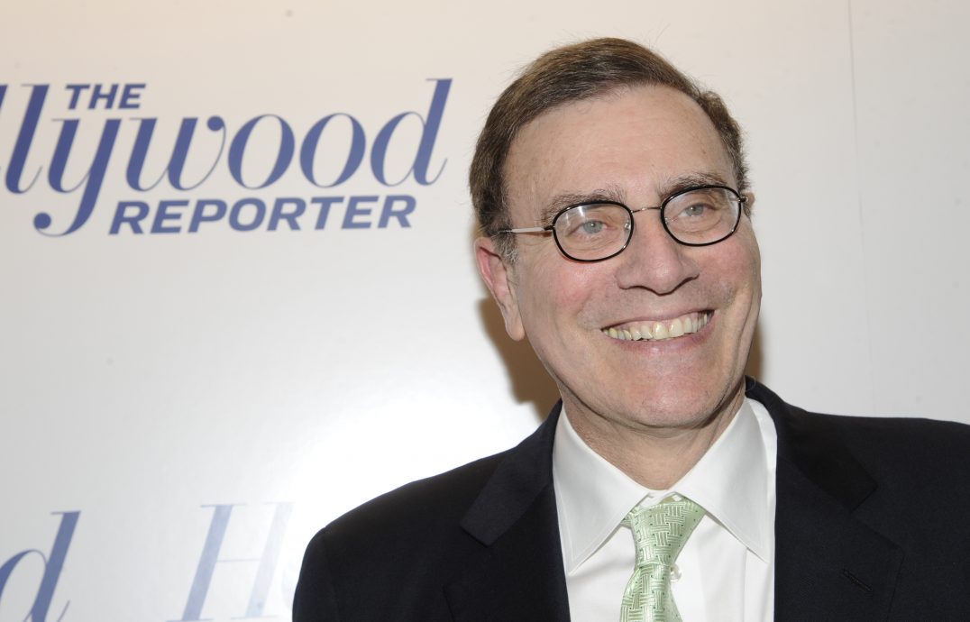 天下事主文)出席儿童网络安全听证会被轰满手鲜血 扎克伯格向来到现场的家长道歉