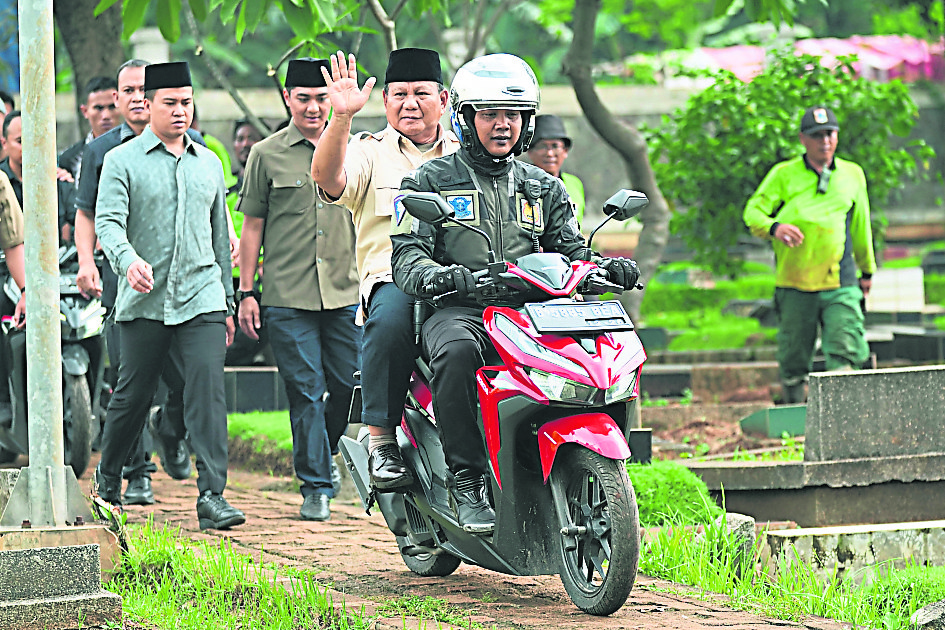 天下事主文)对手质疑胜果 普拉博沃承诺当全民总统 誓用“最好的人”组政府
