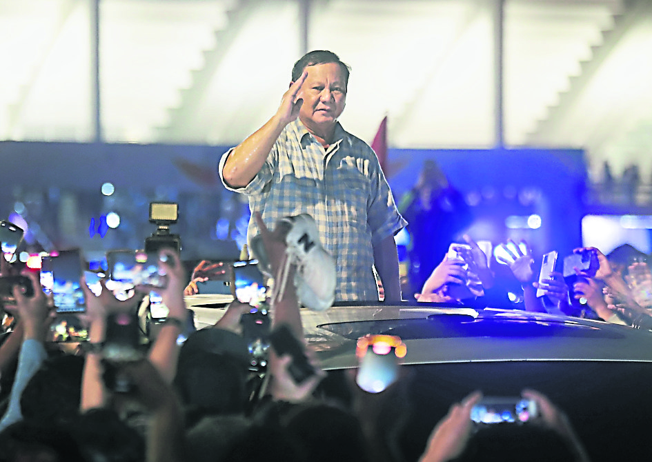 天下事主文)对手质疑胜果 普拉博沃承诺当全民总统 誓用“最好的人”组政府