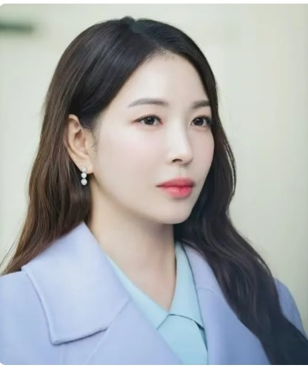 客串《我老公》肿唇抢戏 宝儿直播解画修脸疑云