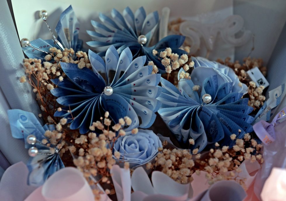 封面-大都会/情人节花市慢热 玫瑰花涨幅最高 近30%/多图(选下)