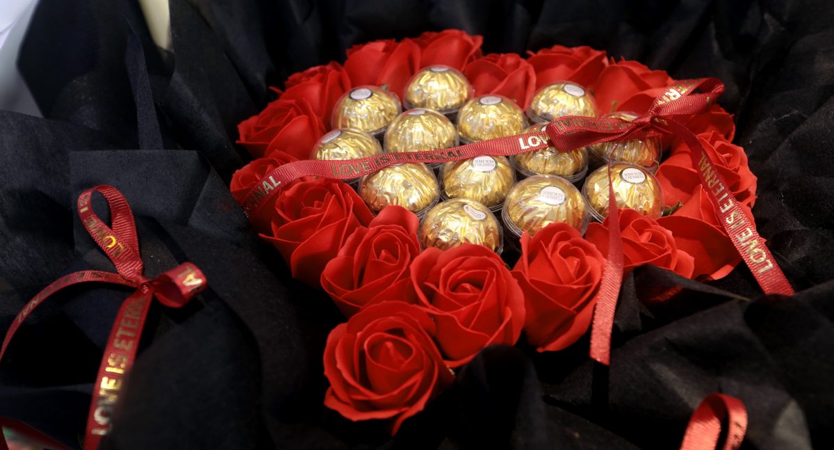 封面-大都会/情人节花市慢热 玫瑰花涨幅最高 近30%/多图(选下)