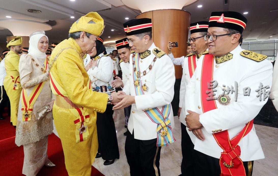 封面——大都会/雪苏丹不要看到公务员怠惰和玩忽职守 /6图