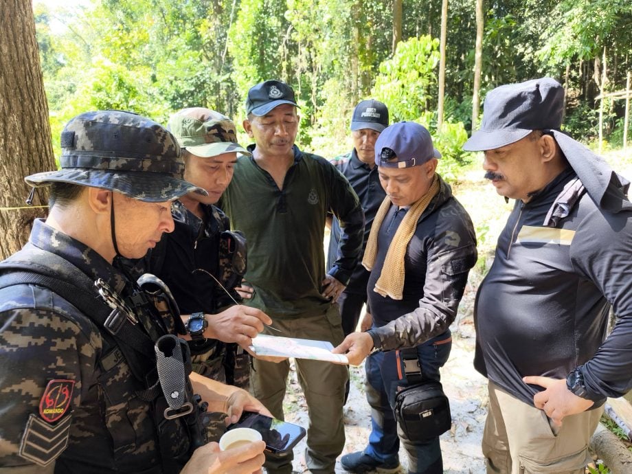 旺吉辇人蛇营地乱葬岗成废墟,玻总警长事隔9年亲身登山巡视,人蛇“鼠洞”无人再闯