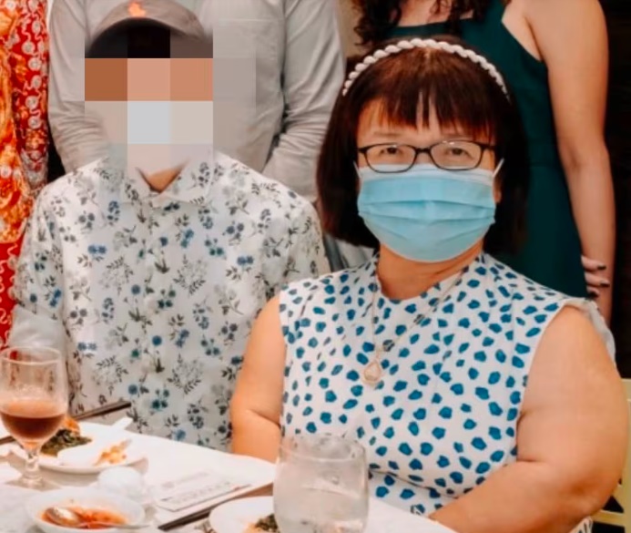 **已签发**全国:暖势力:人“小”志气大,侏儒女卖手工艺品自力更生