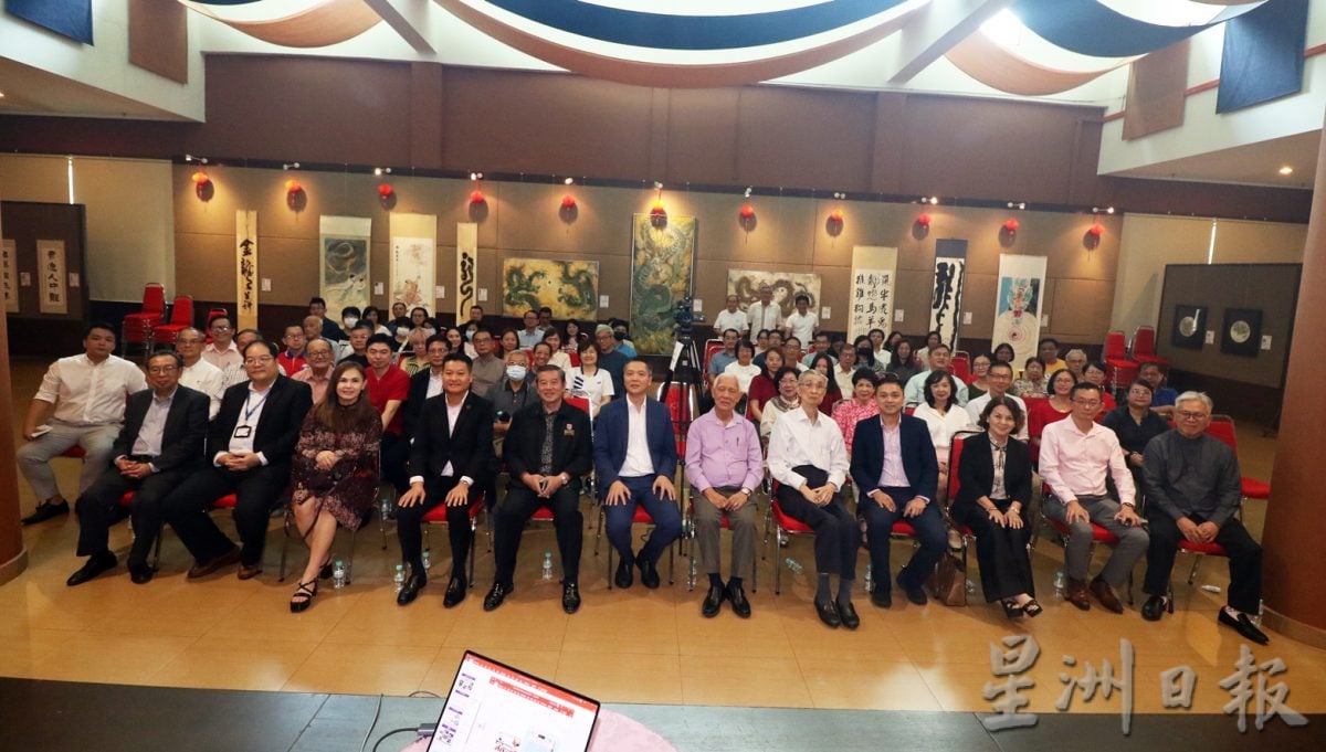 纪家葵任“桥梁”角色,促成清华与马大医学院学术合作