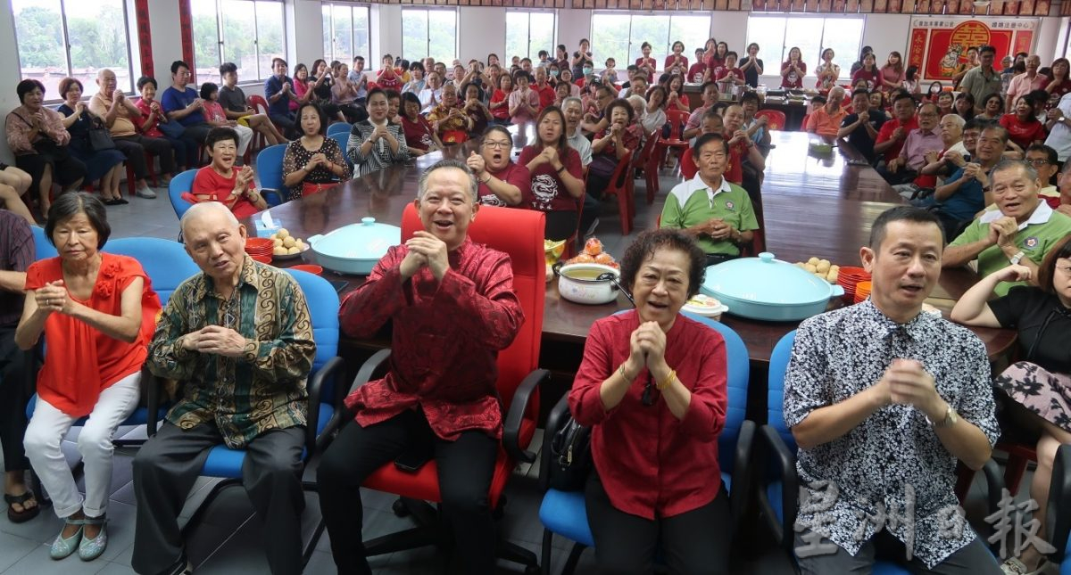 **已签发**柔︰吴天和︰吁适婚子弟速婚生育,以增华裔人口比率