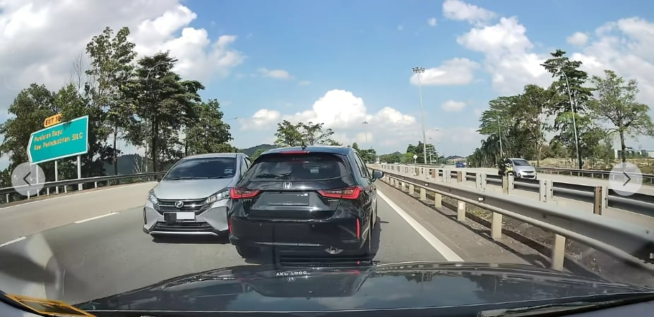 **已签发**柔：不熟悉马新第二通道致逆向行驶，七旬男被警逮捕