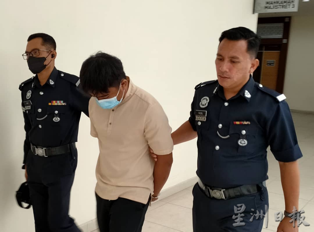 **已签发**柔:园坵管工认与女童性交流,被判坐牢4个月