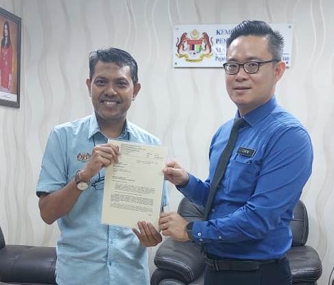 **已签发**柔:头条之一:笨珍县华小迎来一波校长调动