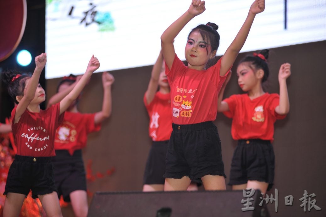 **已签发**柔：封面：麻松鹤之夜圆满落幕 199老宝宝享天伦乐