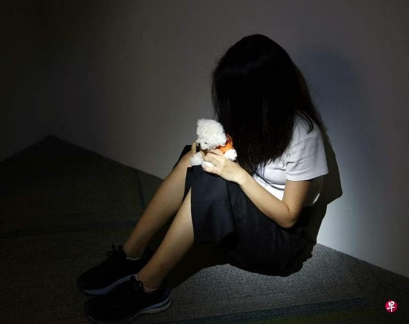 *已签发*柔:狮城二三事:儿子多次强奸妹妹 母知情不报监54个月