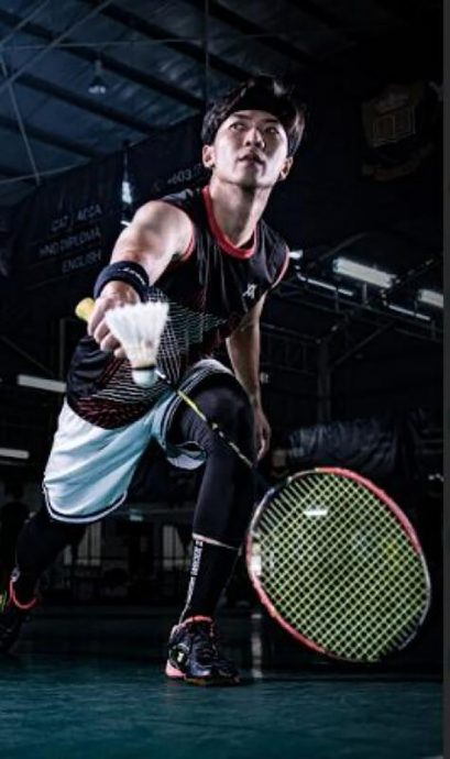 *已签发*柔:狮城二三事:大马前羽球州手闯娱乐圈 熊杰豪炮制搞笑短片《黑警》