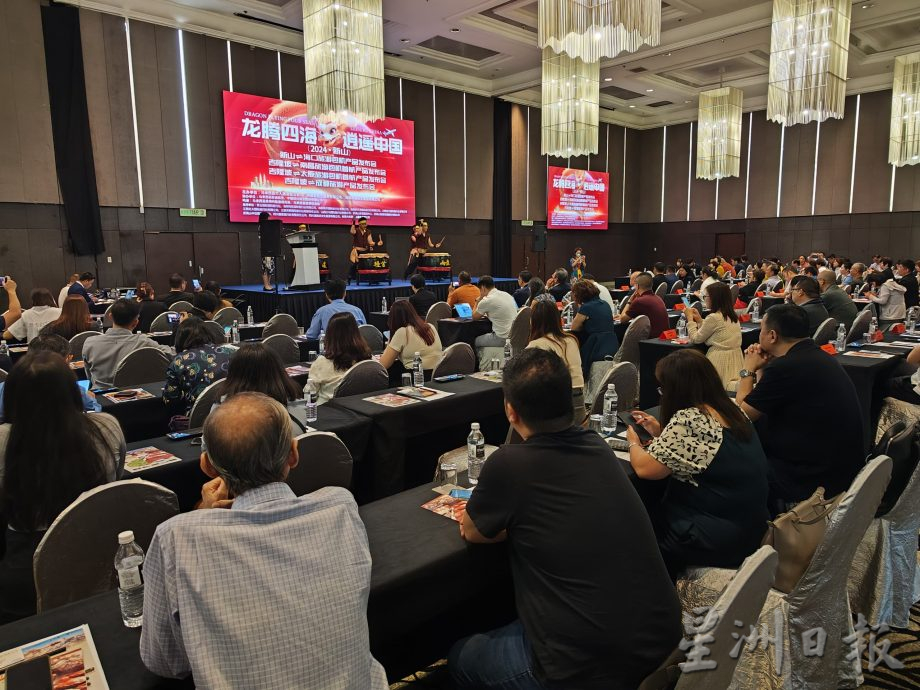 **已签发**柔:第三版头条:新山直飞海南海口包机服务424启航