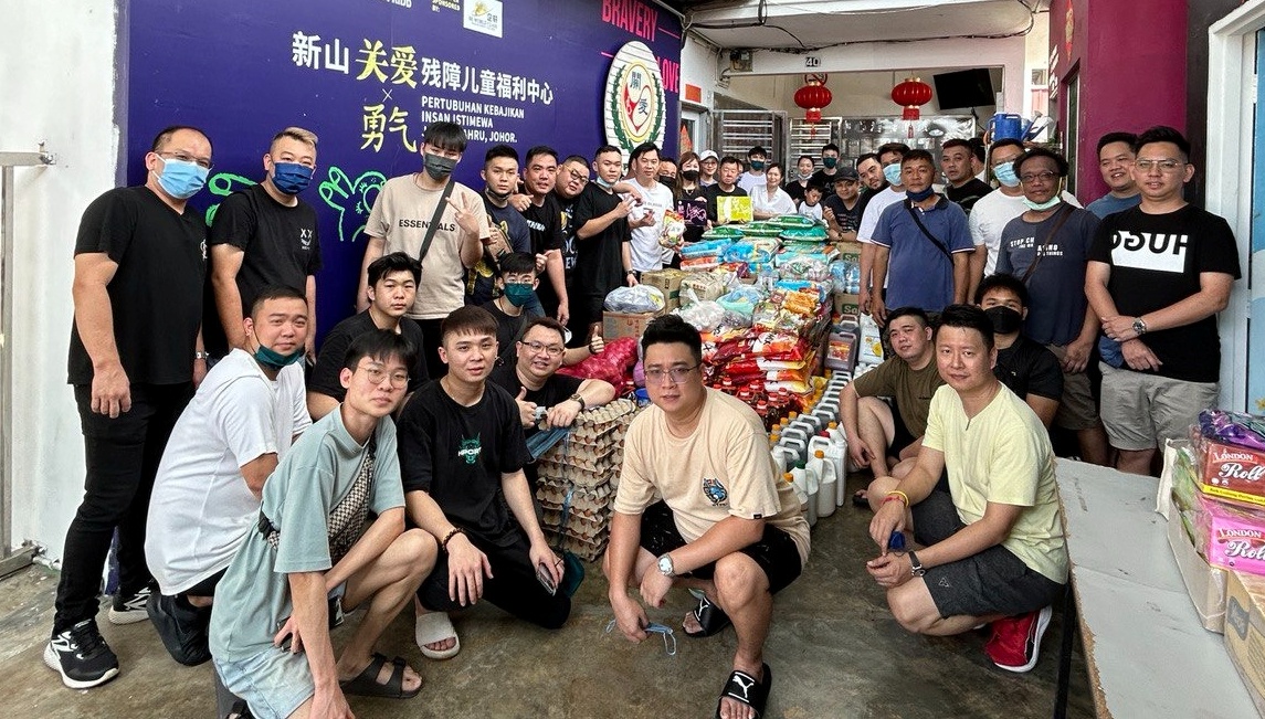 **已签发**柔:第二版头条:【特稿】:经济不景?春节探访收容中心反应冷清