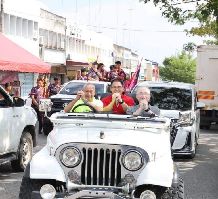 **已签发**柔:第二版头条:永平走廊环保祥龙及388灯笼亮灯,大街越夜越美丽