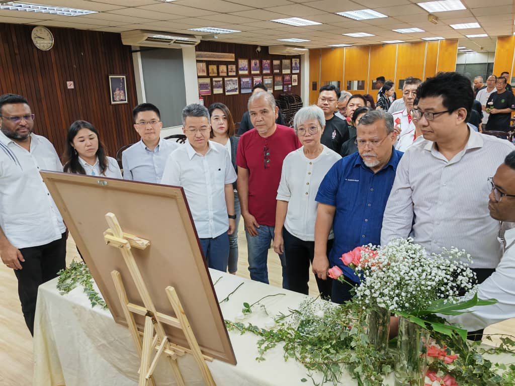 **已签发**柔:行动党办追思会缅怀傅勇駺