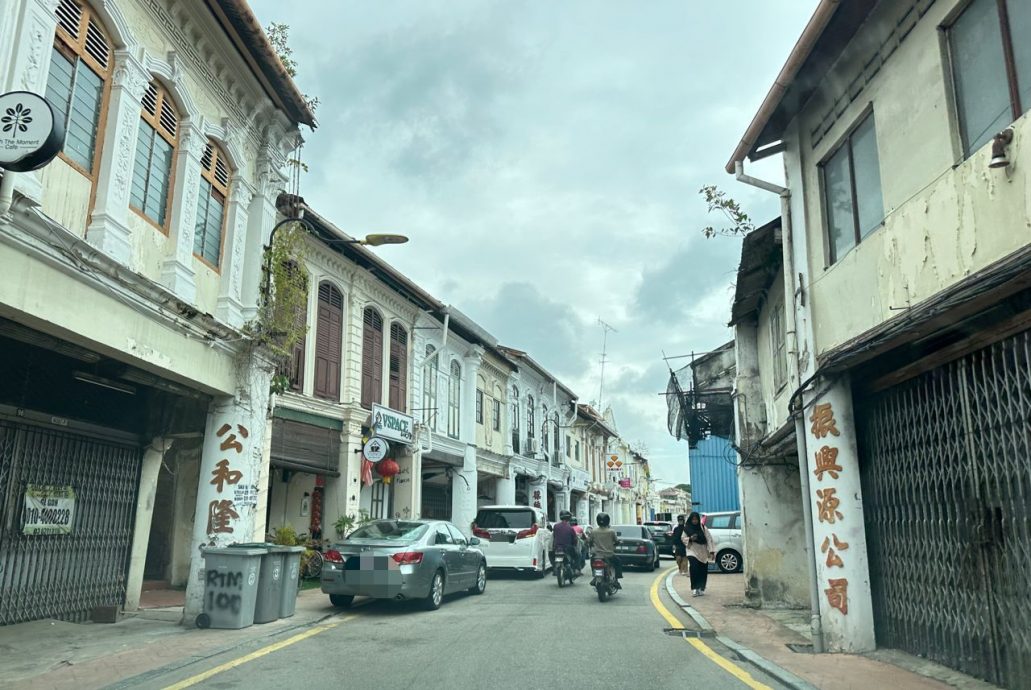 市区空地荒废滋生草木 刘志俍:应确保业主定期清理