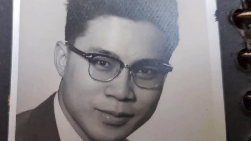 庄思敏父亲逝世1周年 坟前拜祭准备榴梿山竹