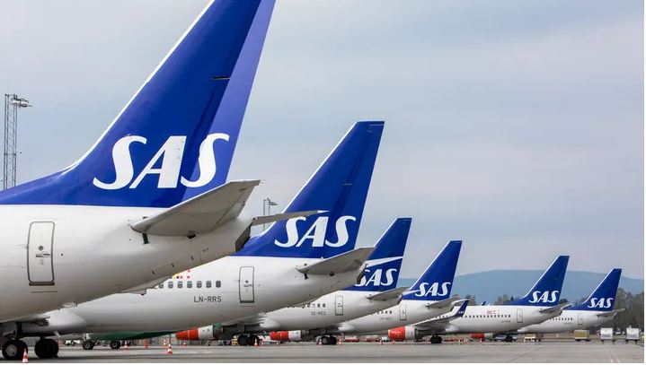 拼盘  不知道目的地的飞行行程，你敢搭吗？ 报道:逾千人抢登记