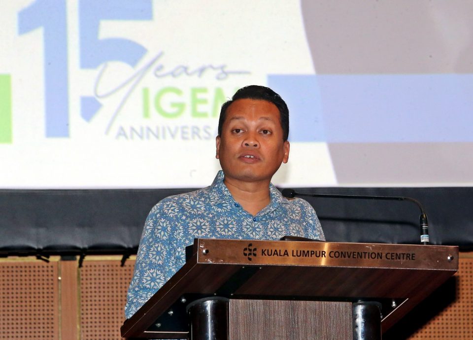 效彷国能换车 聂纳兹米：政府将用电动车