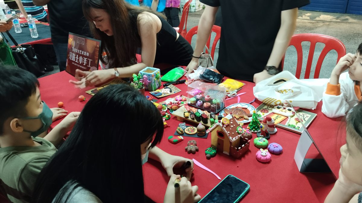 文协霹分会元宵嘉年华 气氛热闹欢腾