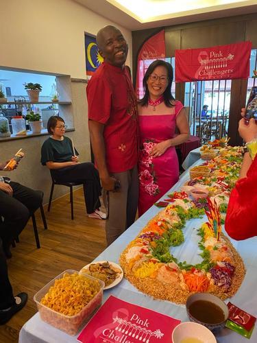 新年特稿/异国夫妻庆新年