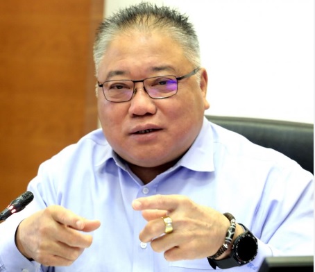 旅游促进局总监被免职仅5天通知 职工会要求张庆信解释