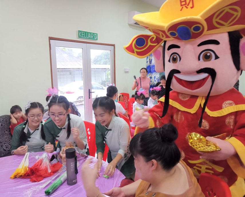 旧甲板《古镇新春》团拜 和乐融融